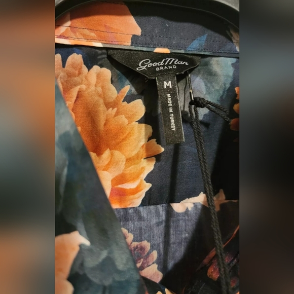 Big On-Point Short Sleeve Organic Cotton Button-Up Shirt. Good Man. - Picture 5 of 10